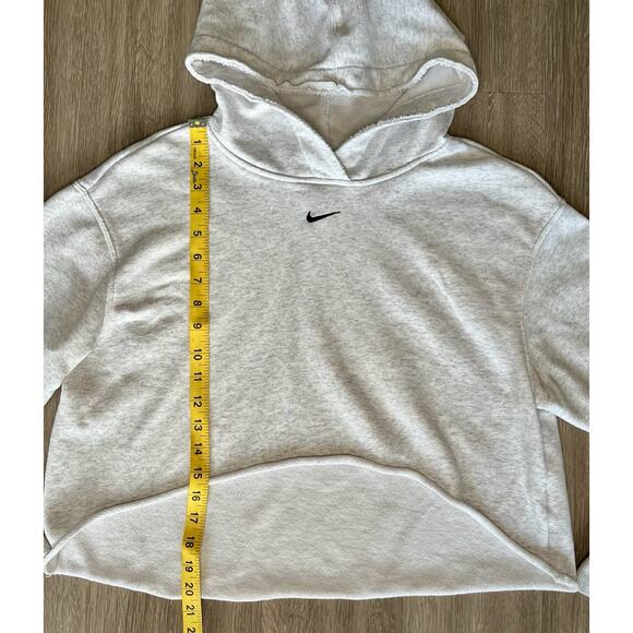 Nike Light Grey Cropped Hoodie XS – High Low Hem, Small Swoosh Logo - Picture 4 of 7